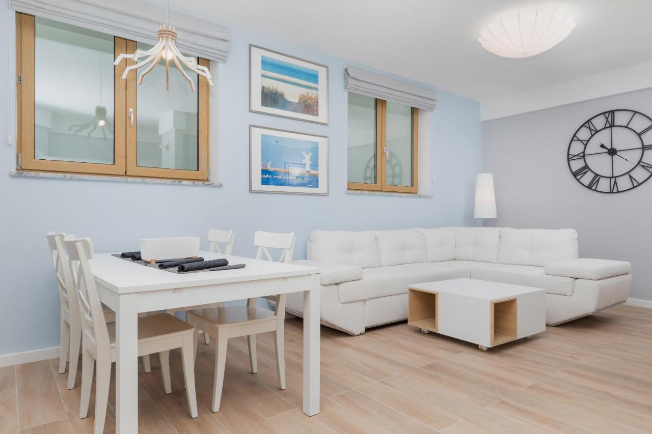 Underground Apartment In A Lux Holiday House Posejdon By Renters Prestige Kolczewo Bagian luar foto