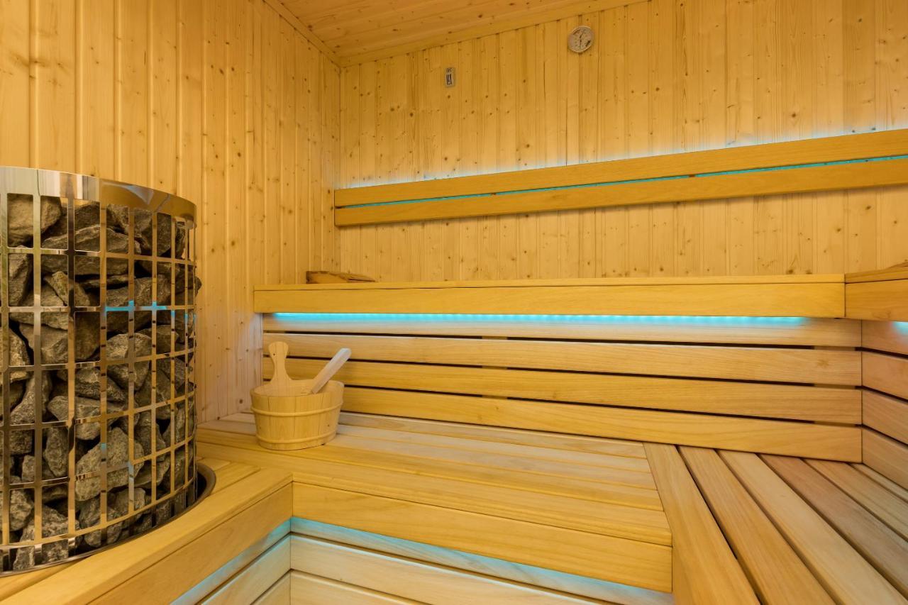 Underground Apartment In A Lux Holiday House Posejdon By Renters Prestige Kolczewo Bagian luar foto