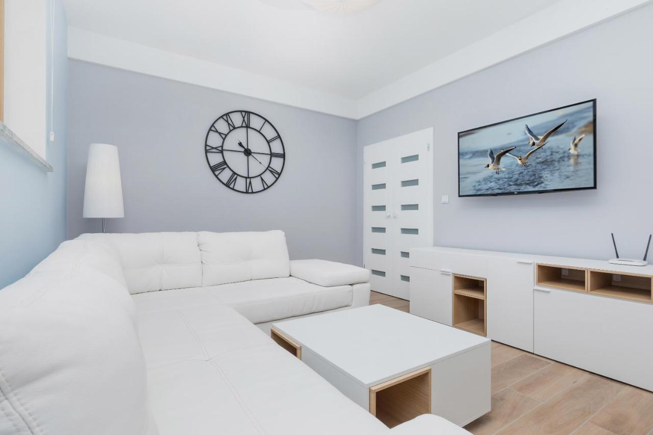Underground Apartment In A Lux Holiday House Posejdon By Renters Prestige Kolczewo Bagian luar foto