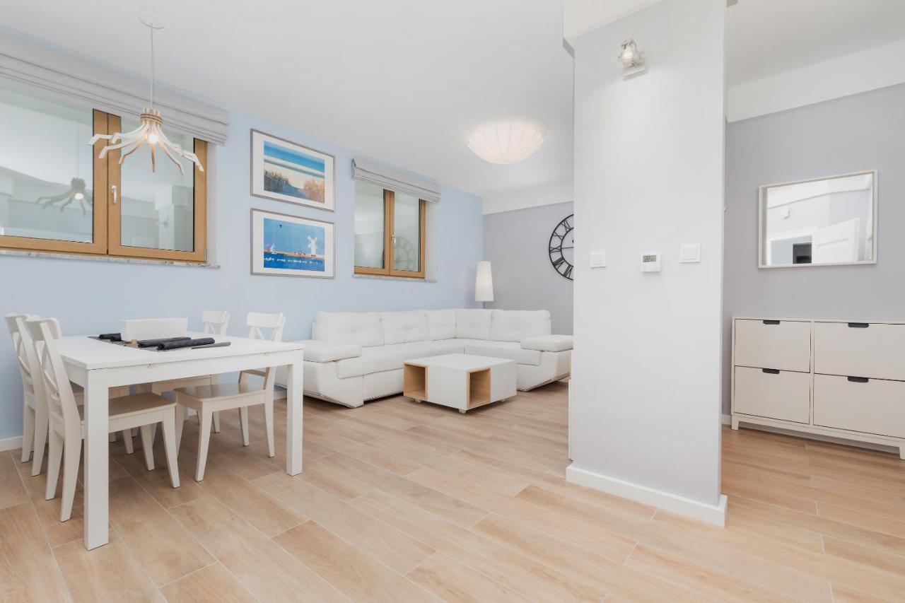 Underground Apartment In A Lux Holiday House Posejdon By Renters Prestige Kolczewo Bagian luar foto