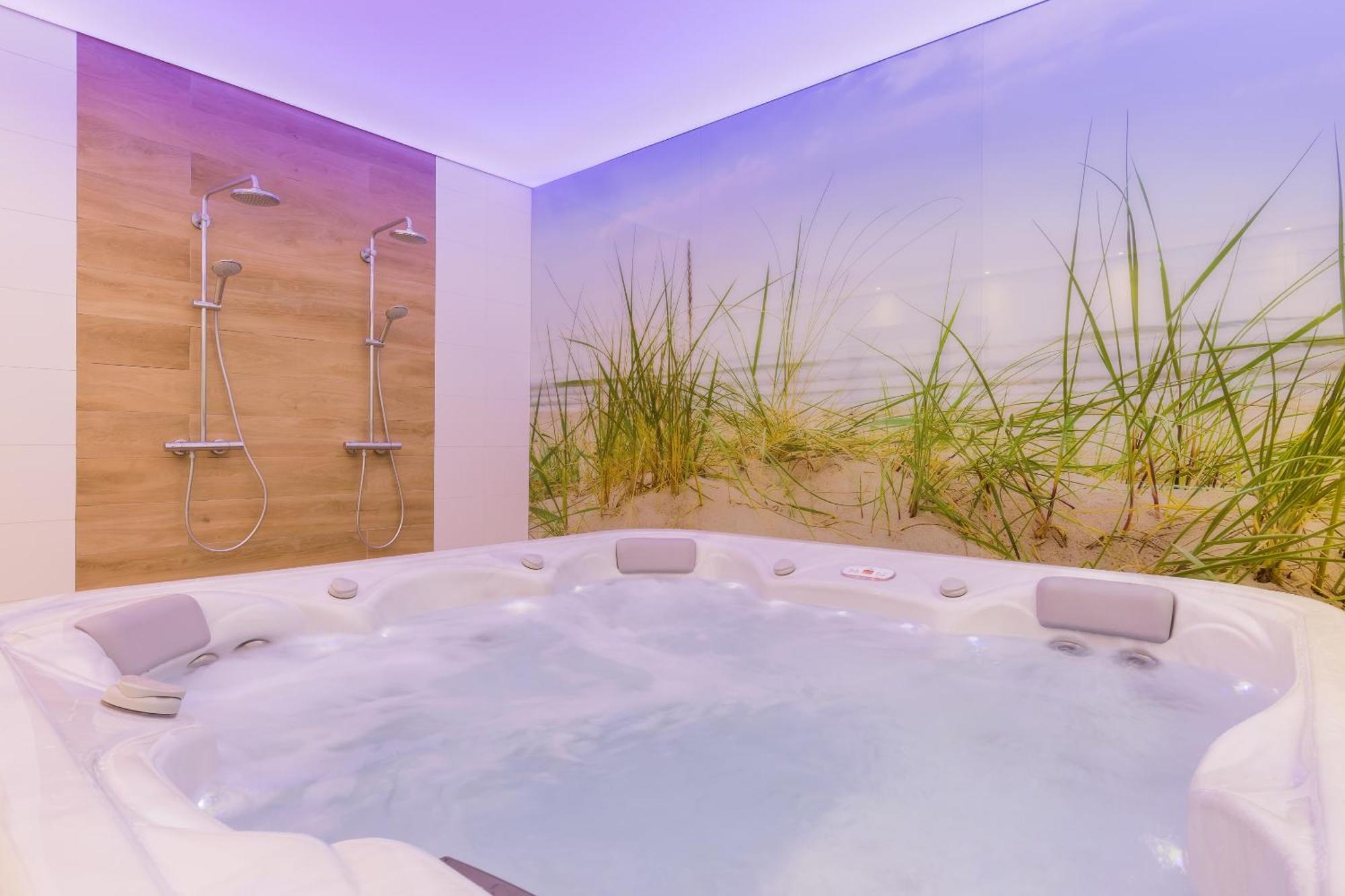Underground Apartment In A Lux Holiday House Posejdon By Renters Prestige Kolczewo Bagian luar foto
