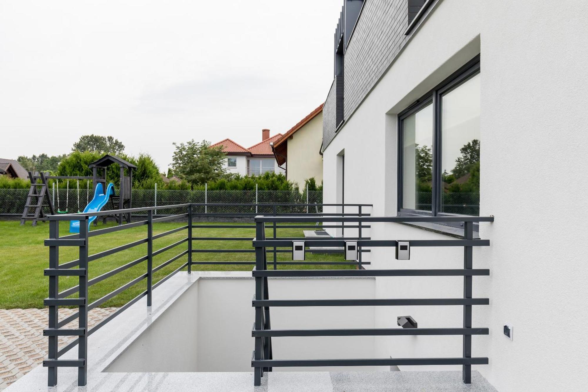 Underground Apartment In A Lux Holiday House Posejdon By Renters Prestige Kolczewo Bagian luar foto